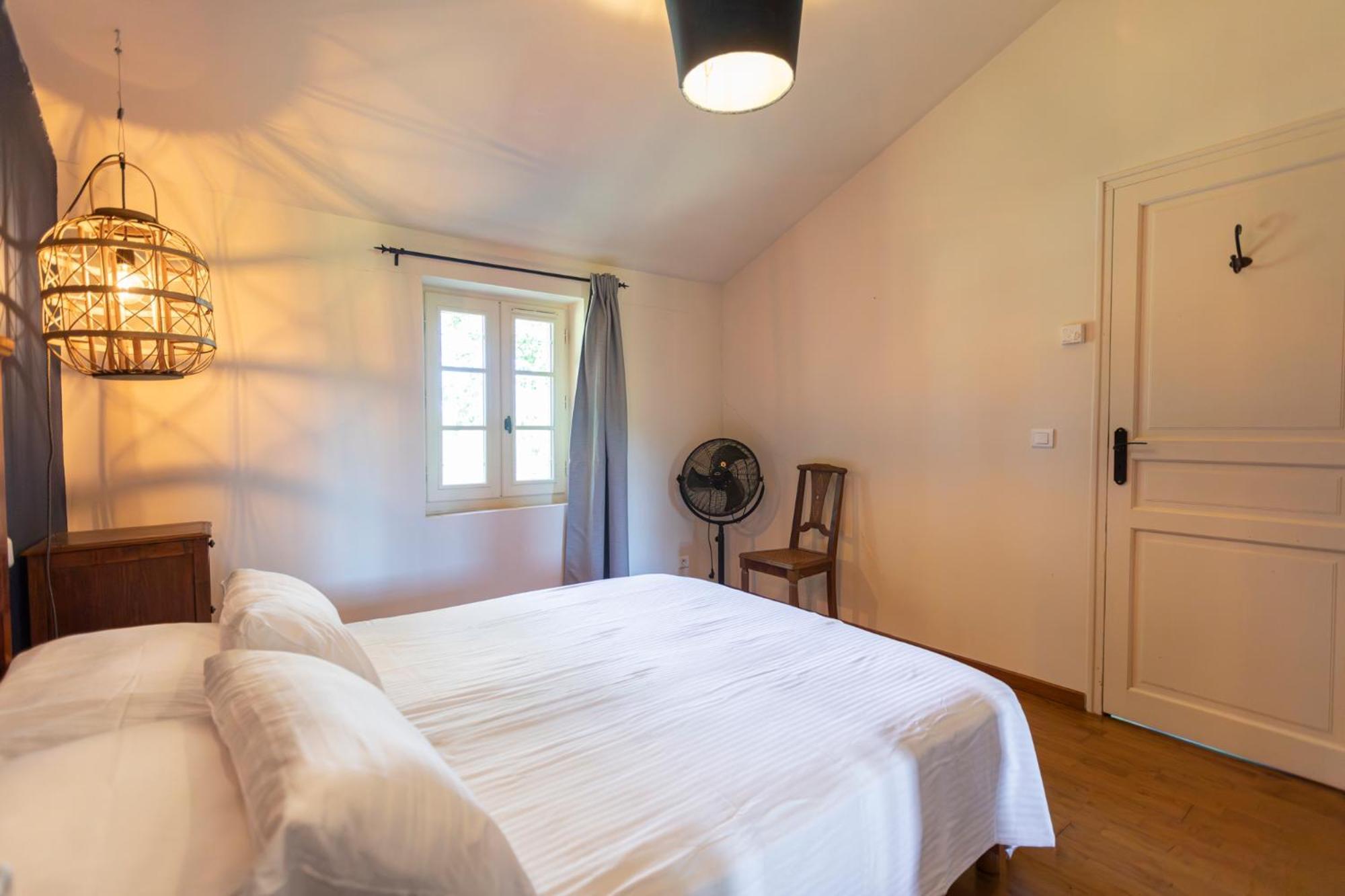 Les Bernardies Simeyrols Room photo